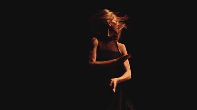 Anne Dietrich mit Zeitgenössischem Tanz