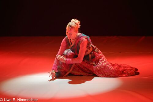 Anne Dietrich mit Kathaktanz (Foto: Uwe Nimmrichter)